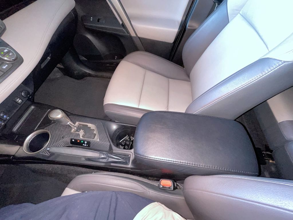 Thumbnail: 2015 Toyota RAV4 - 8