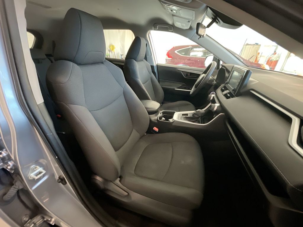 Thumbnail: 2021 Toyota RAV4 - 10