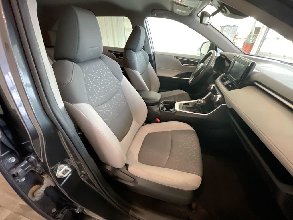 Thumbnail: 2021 Toyota RAV4 - 11