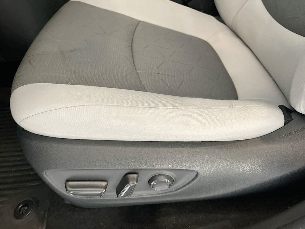 Thumbnail: 2021 Toyota RAV4 - 22