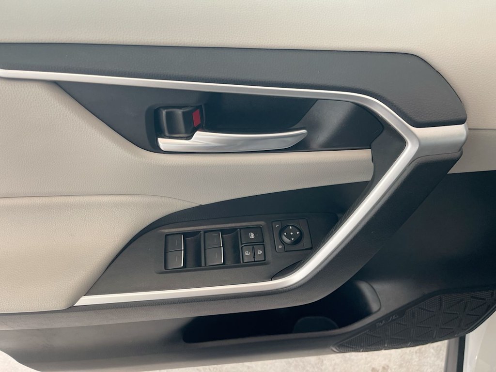 Thumbnail: 2025 Toyota RAV4 - 22