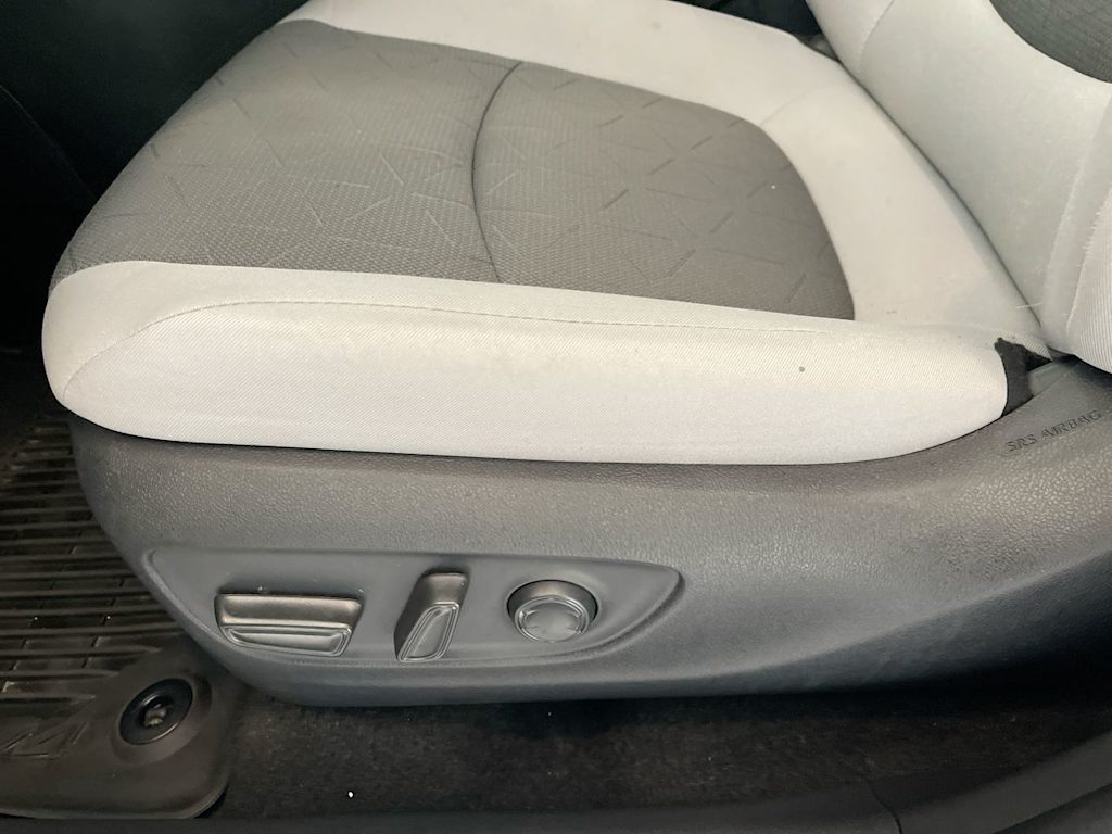 Thumbnail: 2025 Toyota RAV4 - 21