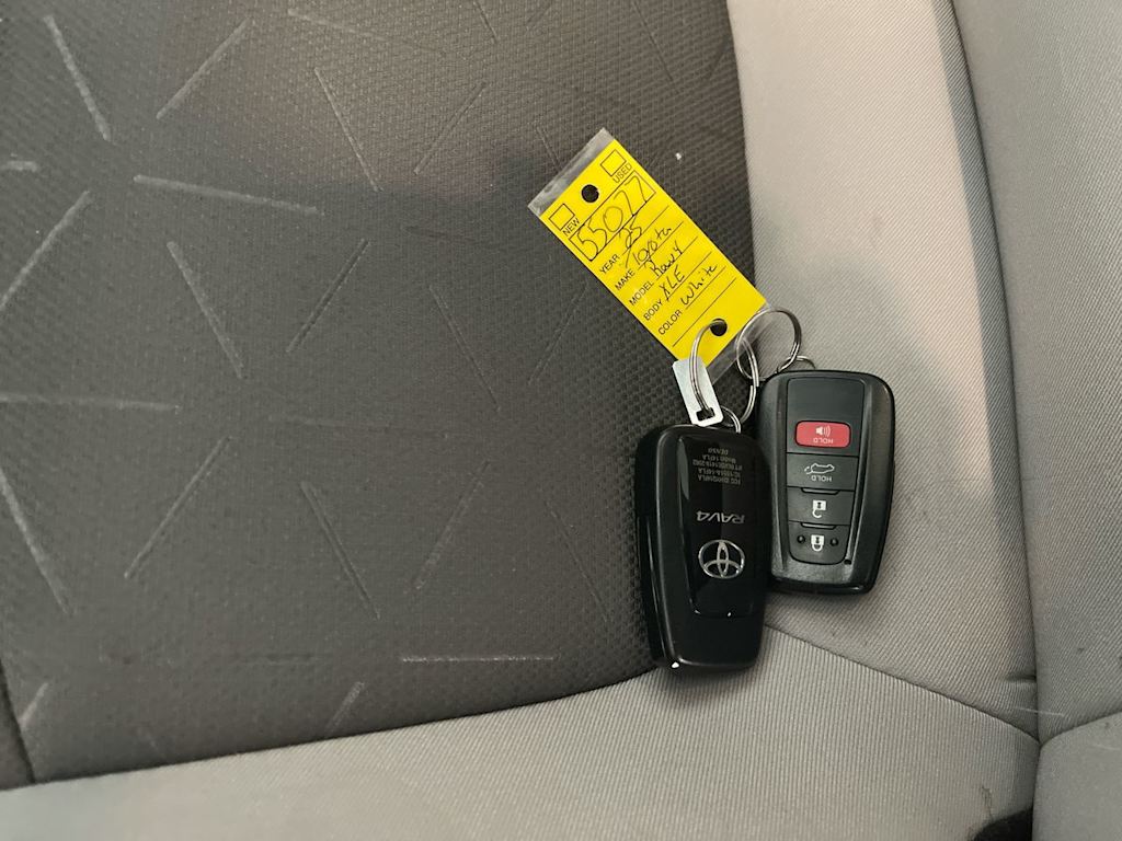 Thumbnail: 2025 Toyota RAV4 - 15