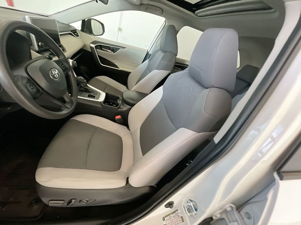 Thumbnail: 2025 Toyota RAV4 - 8