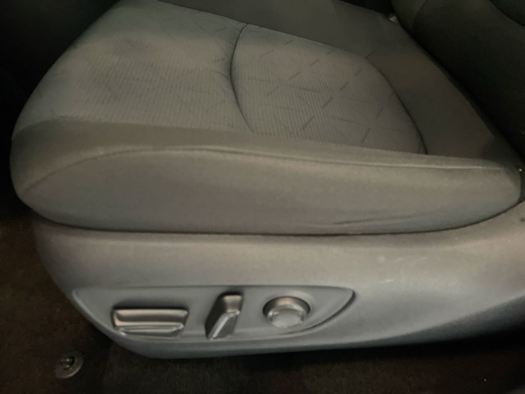 Thumbnail: 2025 Toyota RAV4 - 21