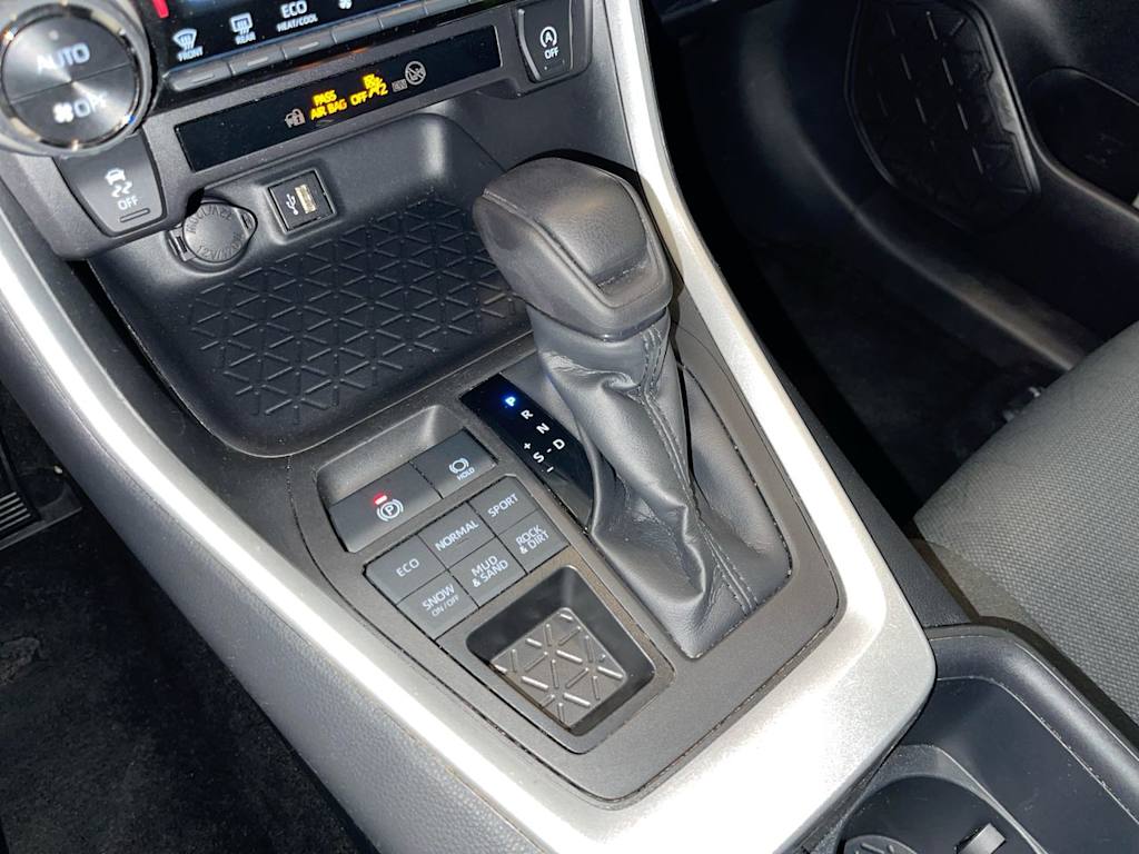 Thumbnail: 2025 Toyota RAV4 - 12