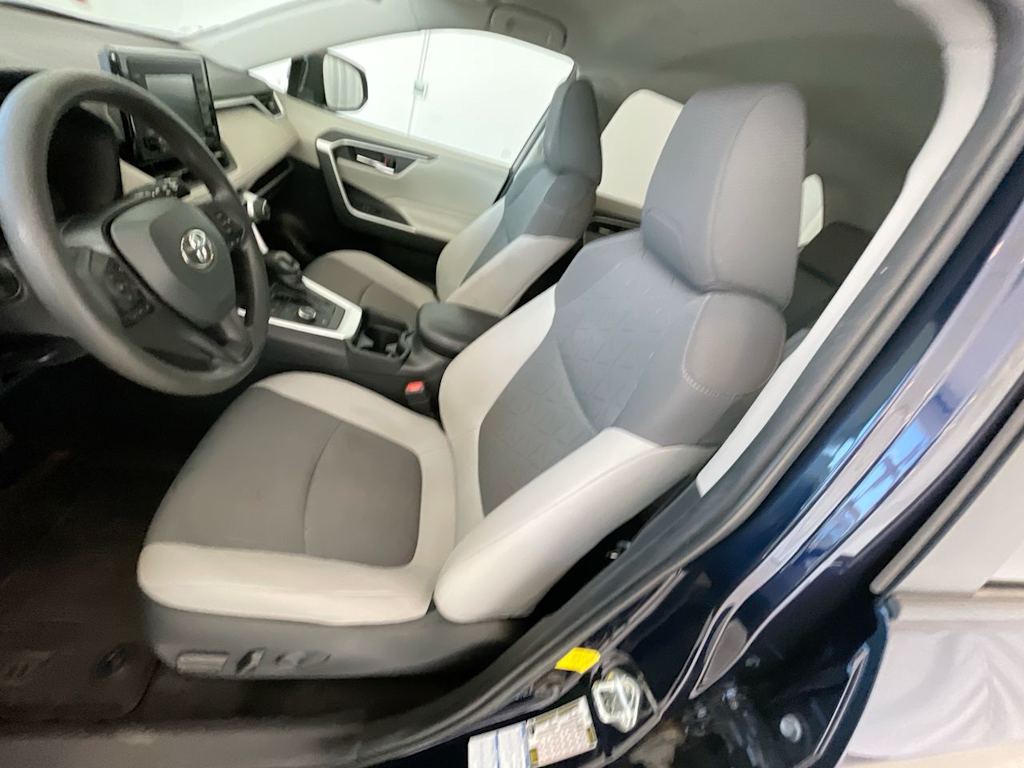 Thumbnail: 2021 Toyota RAV4 - 9