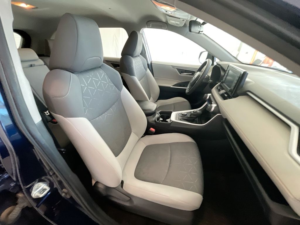 Thumbnail: 2021 Toyota RAV4 - 27