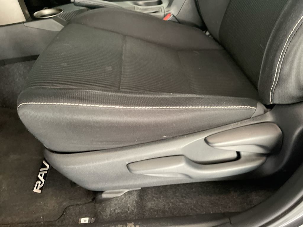 Thumbnail: 2013 Toyota RAV4 - 22