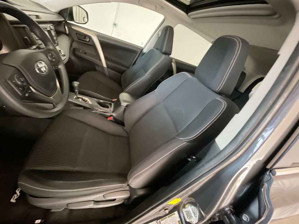 Thumbnail: 2013 Toyota RAV4 - 10