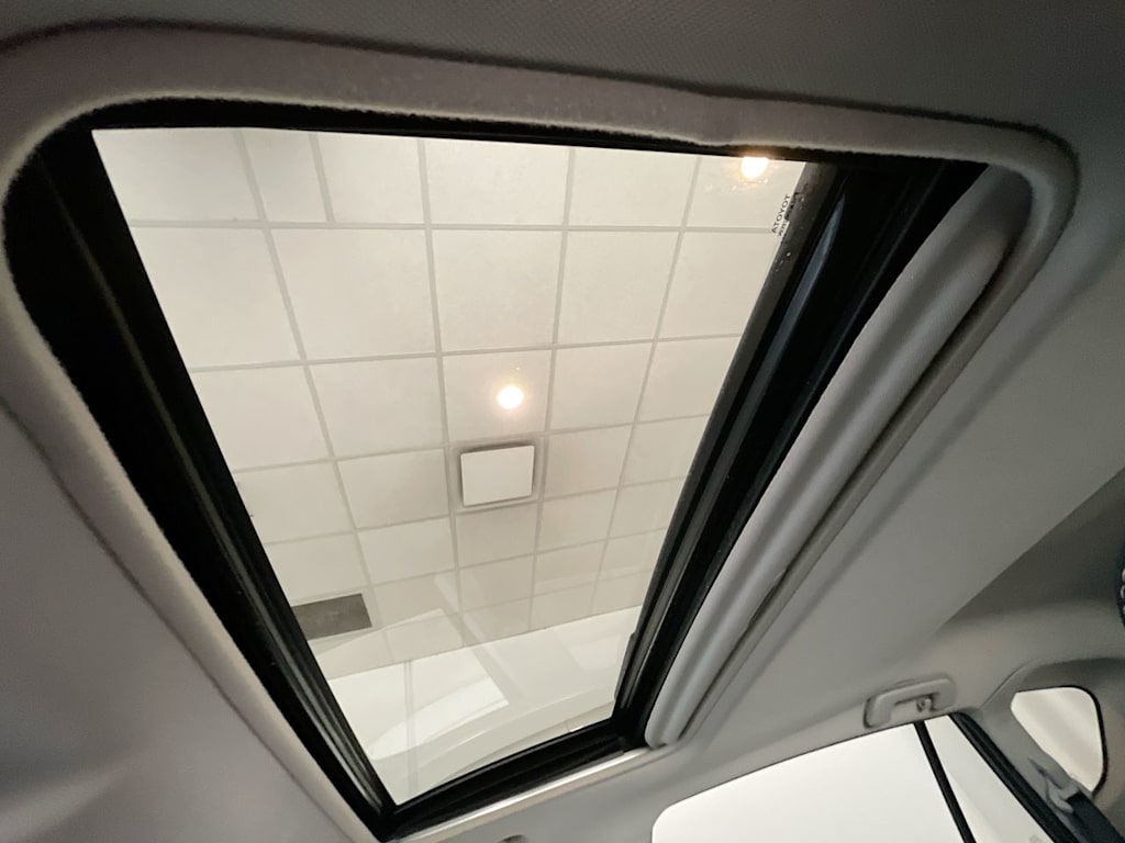 Thumbnail: 2013 Toyota RAV4 - 27