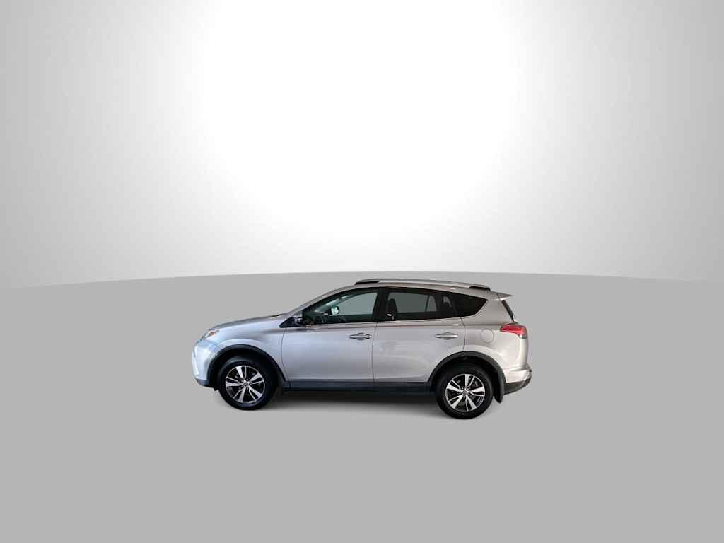 Thumbnail: 2017 Toyota RAV4 - 18