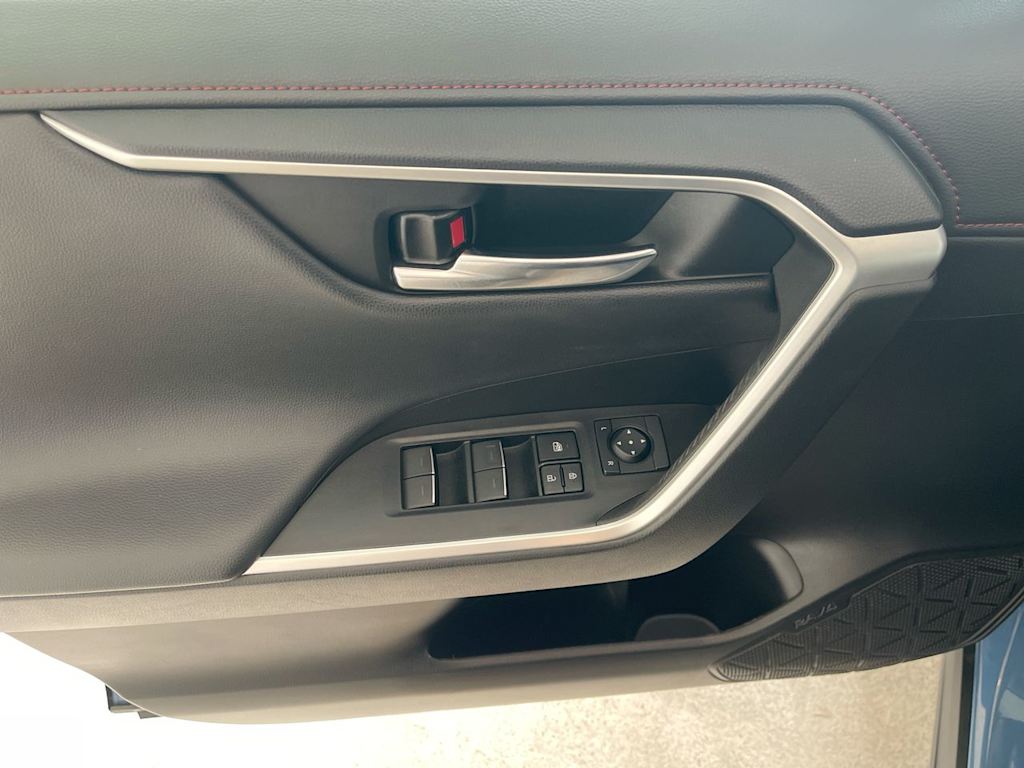 2022 Toyota RAV4 TRD Off Road 23
