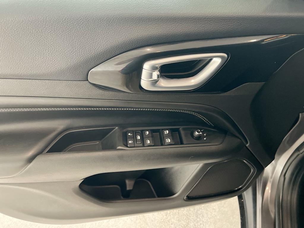 Thumbnail: 2022 Jeep Compass - 22