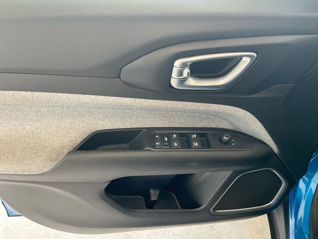 Thumbnail: 2022 Jeep Compass - 23