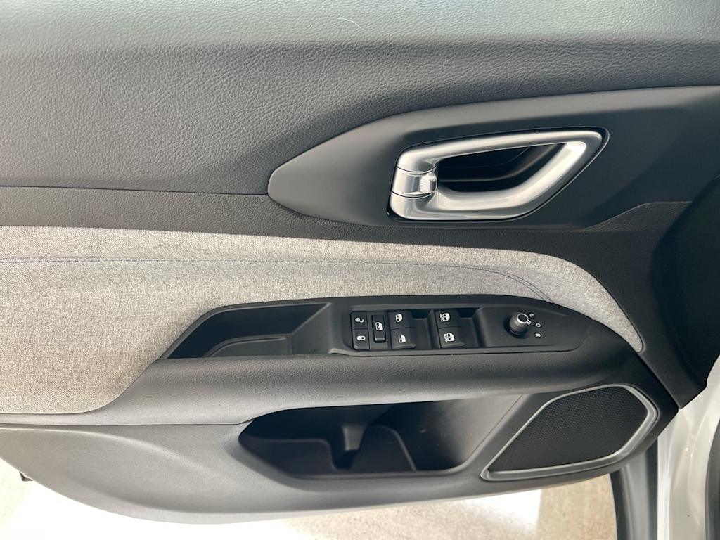 Thumbnail: 2024 Jeep Compass - 24