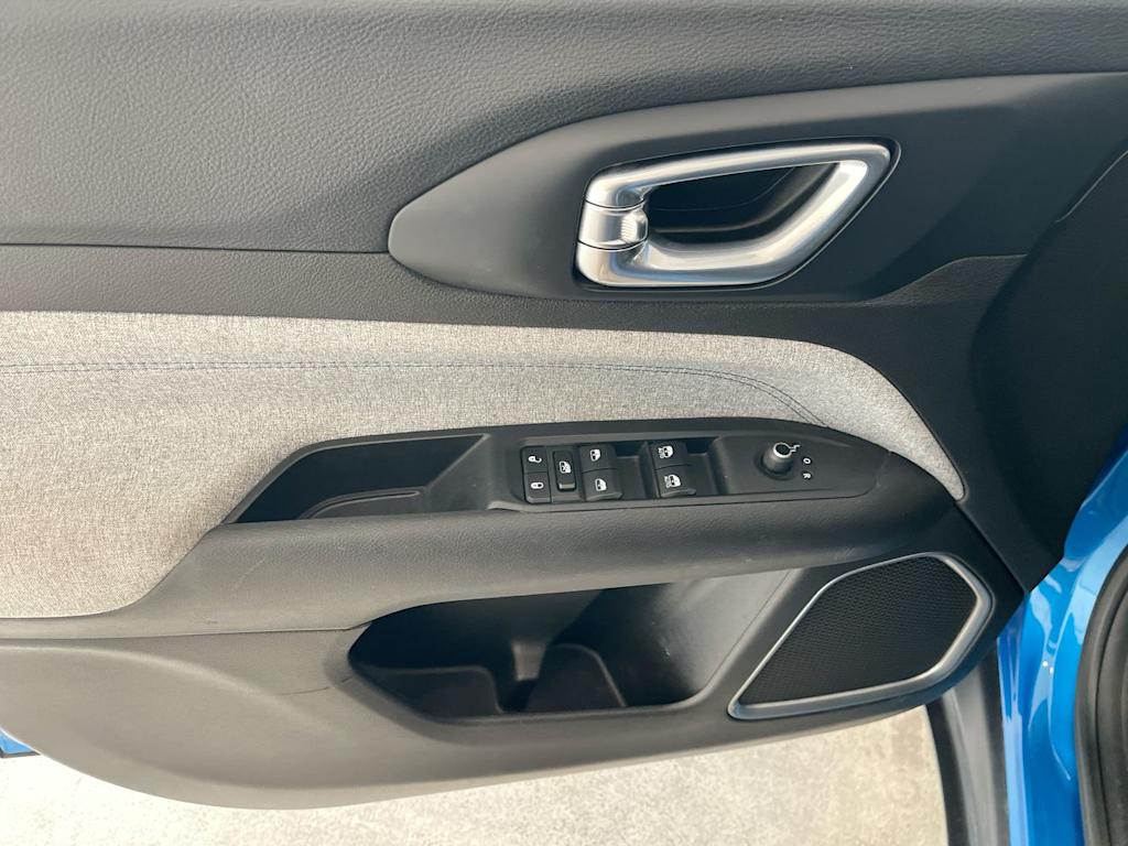 Thumbnail: 2024 Jeep Compass - 23