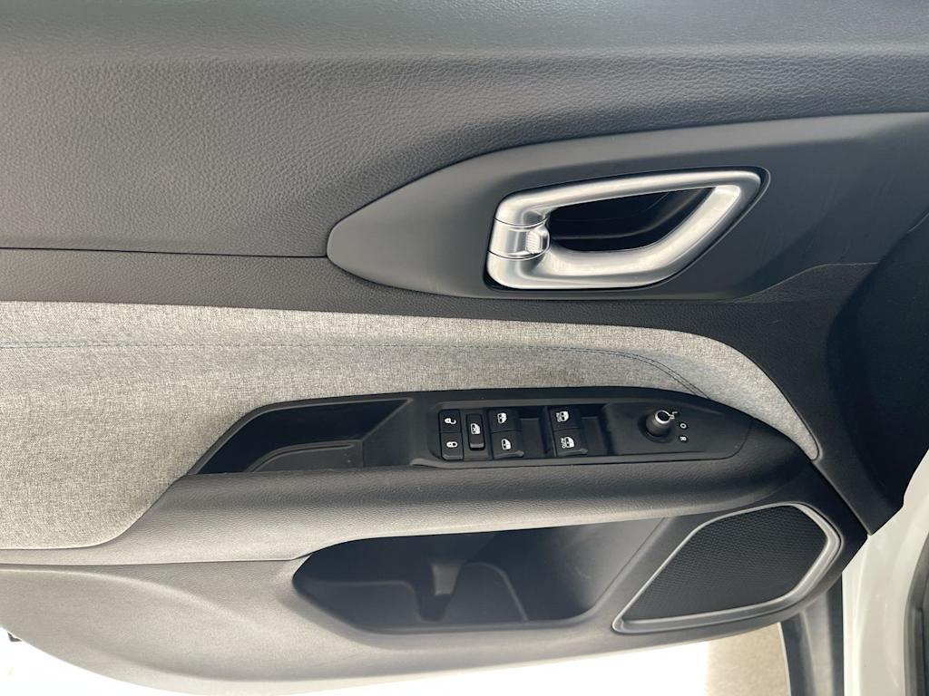 Thumbnail: 2023 Jeep Compass - 23