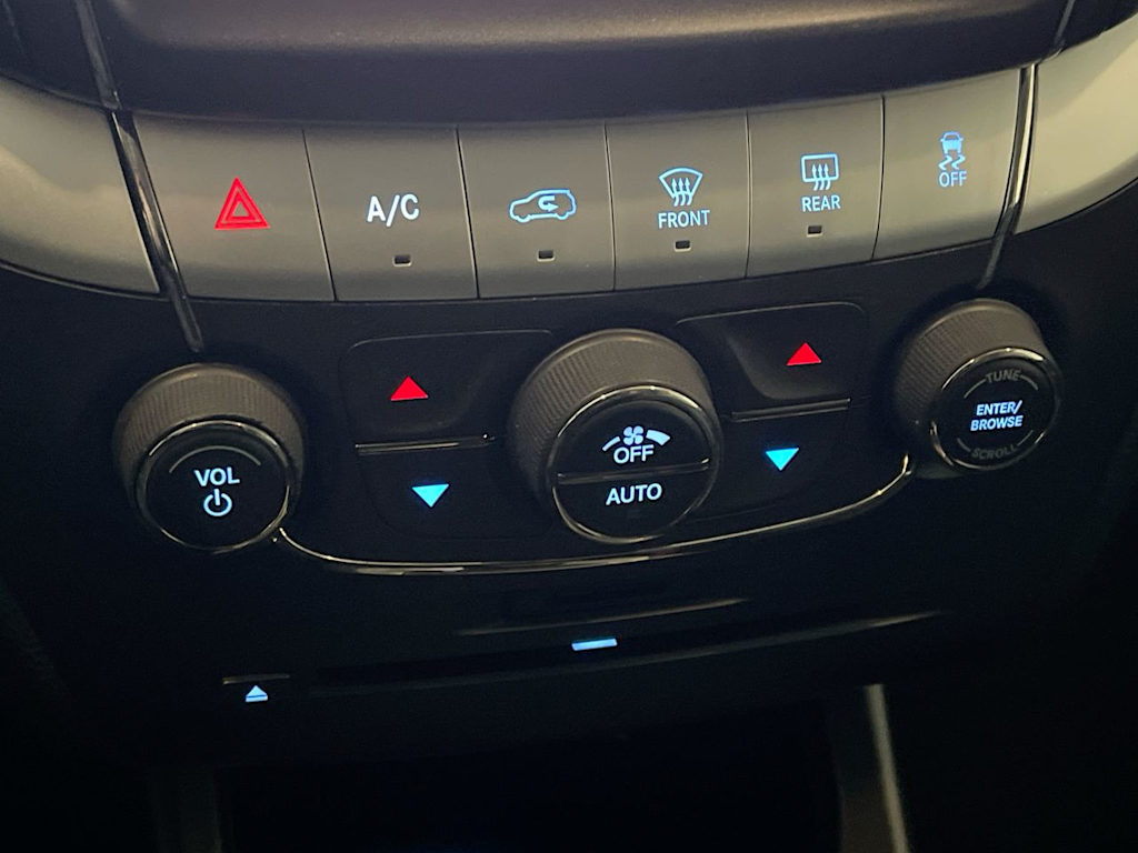 Thumbnail: 2019 Dodge Journey - 23