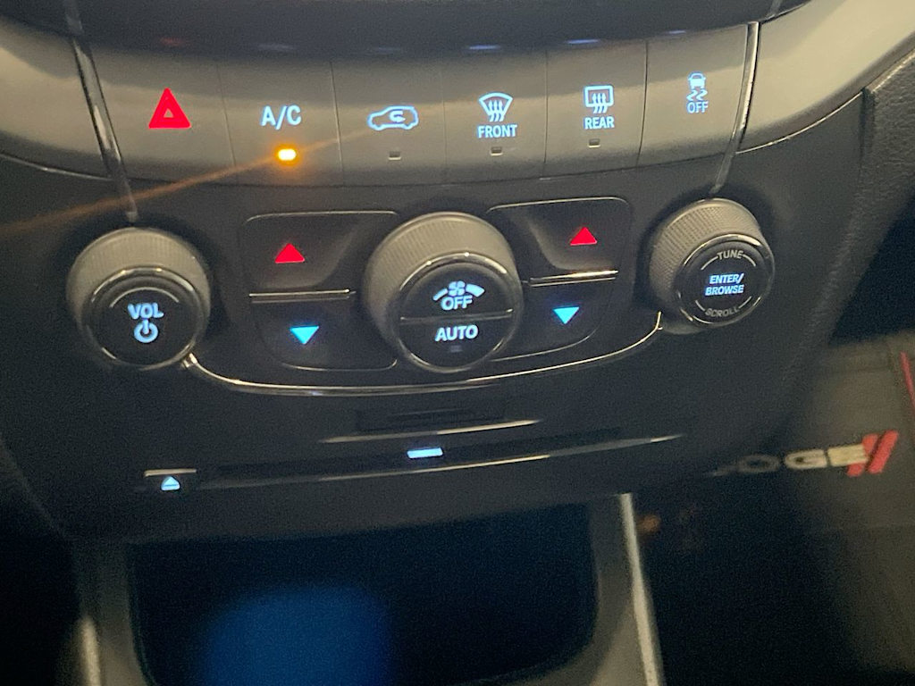 Thumbnail: 2018 Dodge Journey - 19