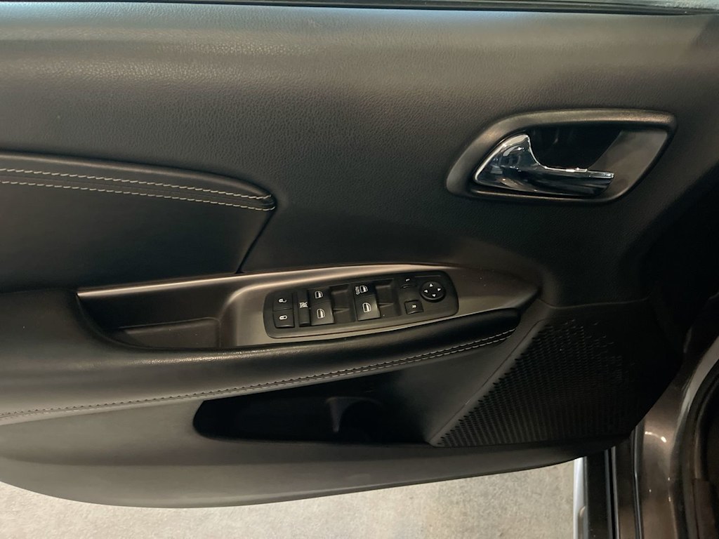 Thumbnail: 2018 Dodge Journey - 17