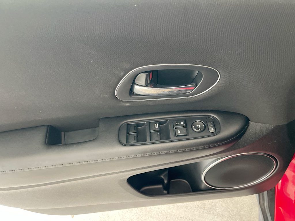 Thumbnail: 2016 Honda HR-V - 21