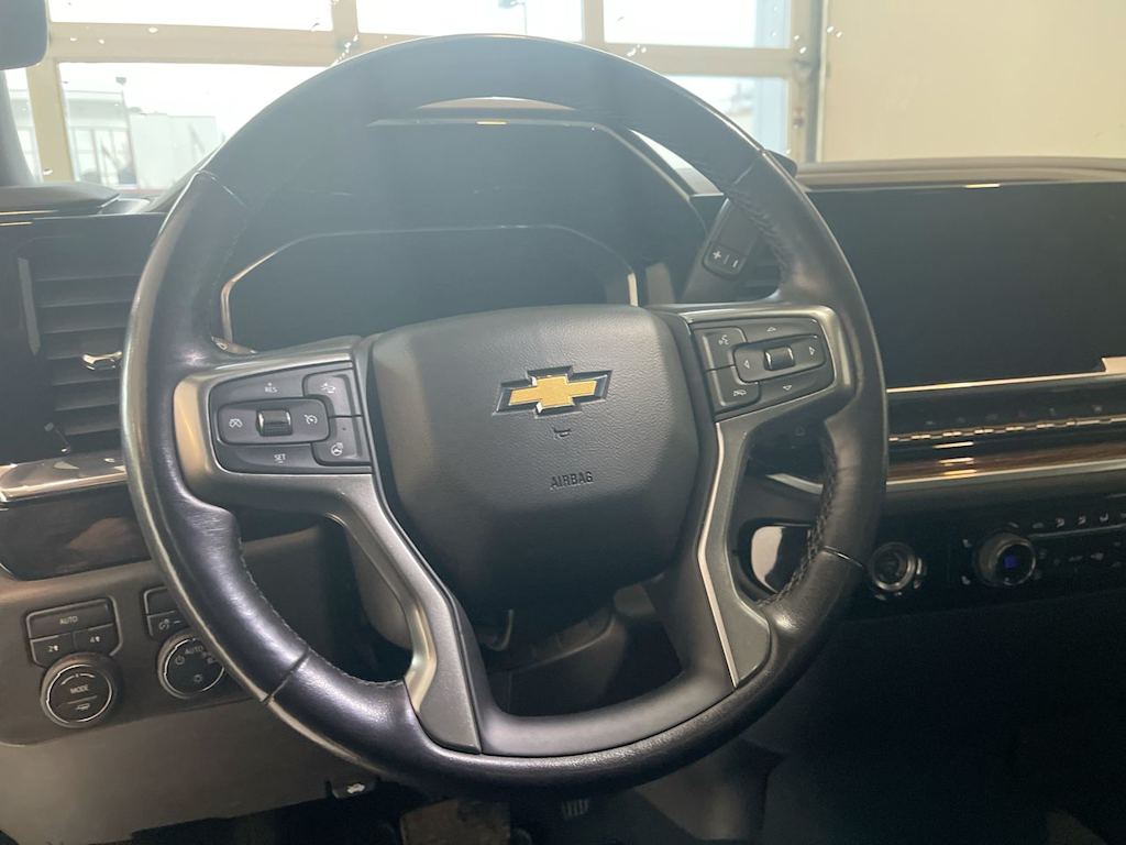 2022 Chevrolet Silverado 1500 LT 2