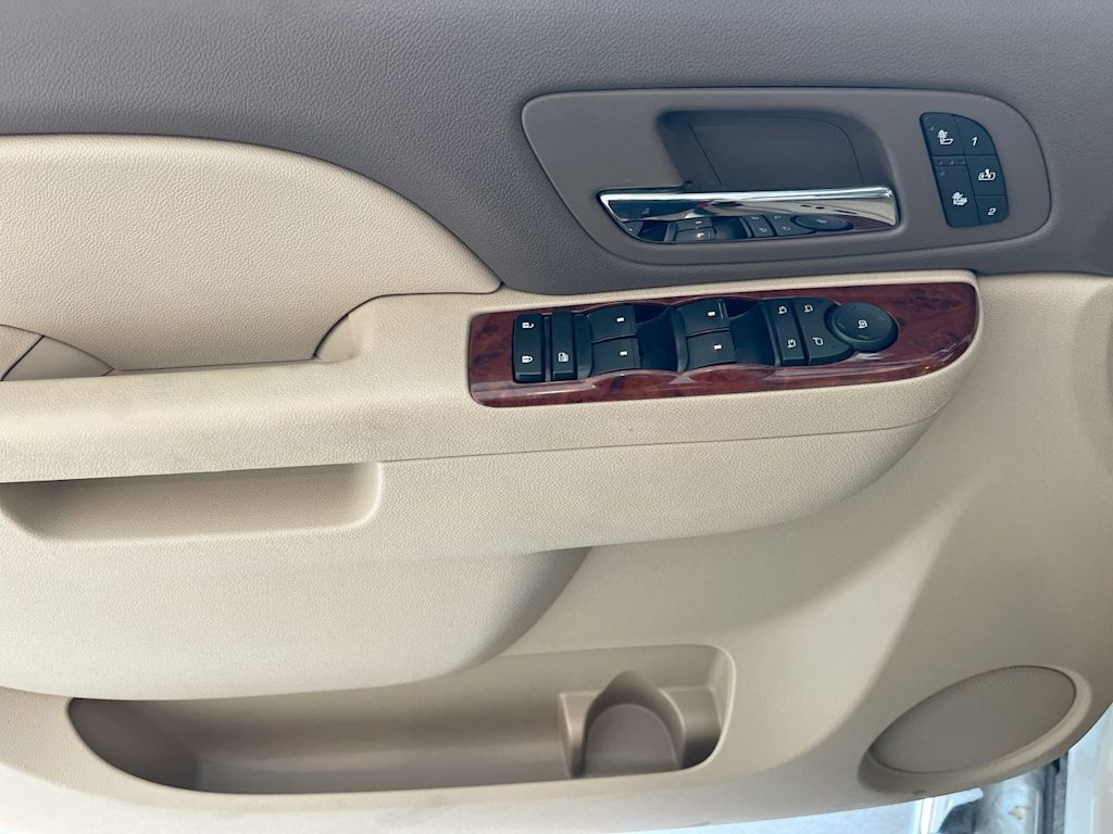 Thumbnail: 2011 Chevrolet Silverado 1500 - 22