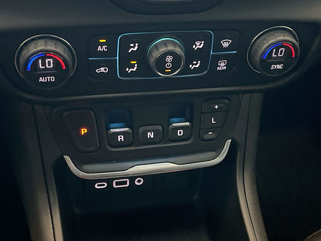Thumbnail: 2020 GMC Terrain - 25