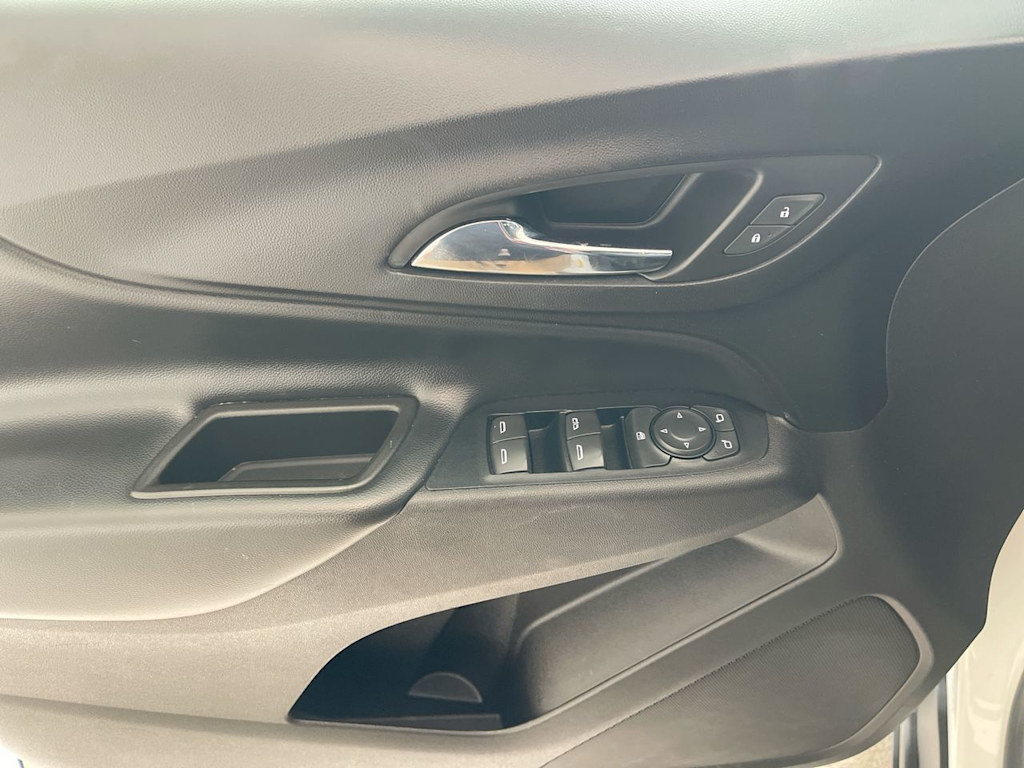 Thumbnail: 2018 Chevrolet Equinox - 23