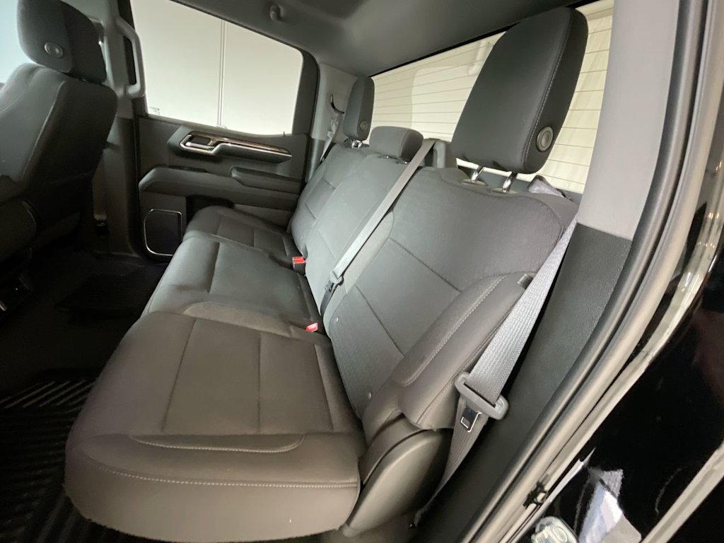 2022 GMC Sierra 1500 SLE 11