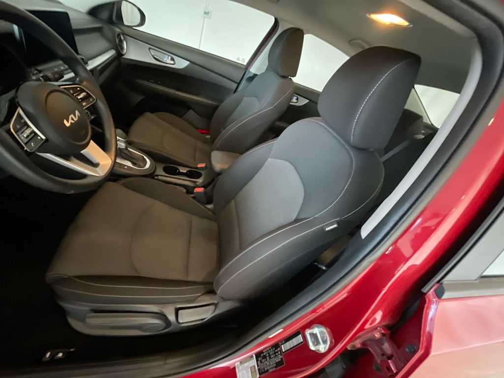 Thumbnail: 2023 Kia Forte - 8