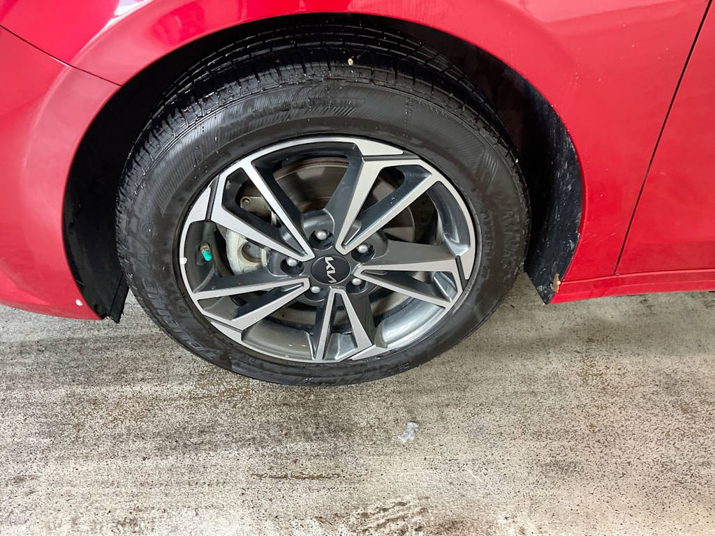 Thumbnail: 2023 Kia Forte - 6