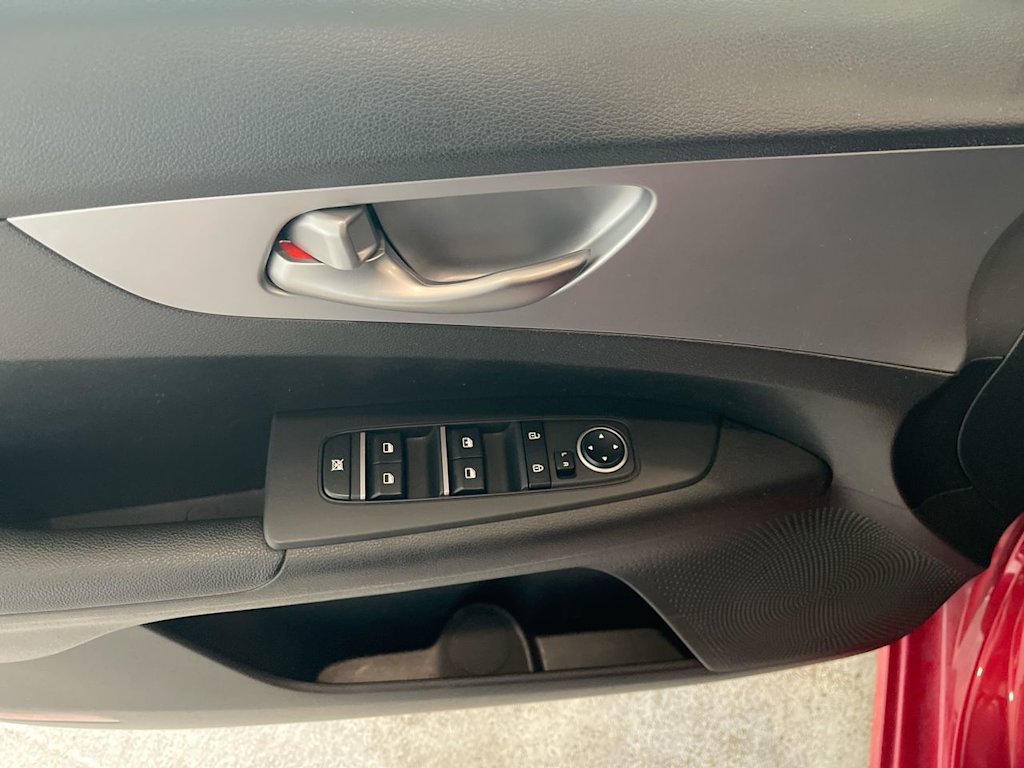 Thumbnail: 2023 Kia Forte - 23