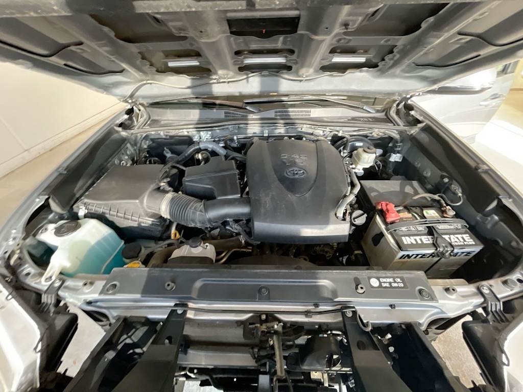 Thumbnail: 2016 Toyota Tacoma - 8
