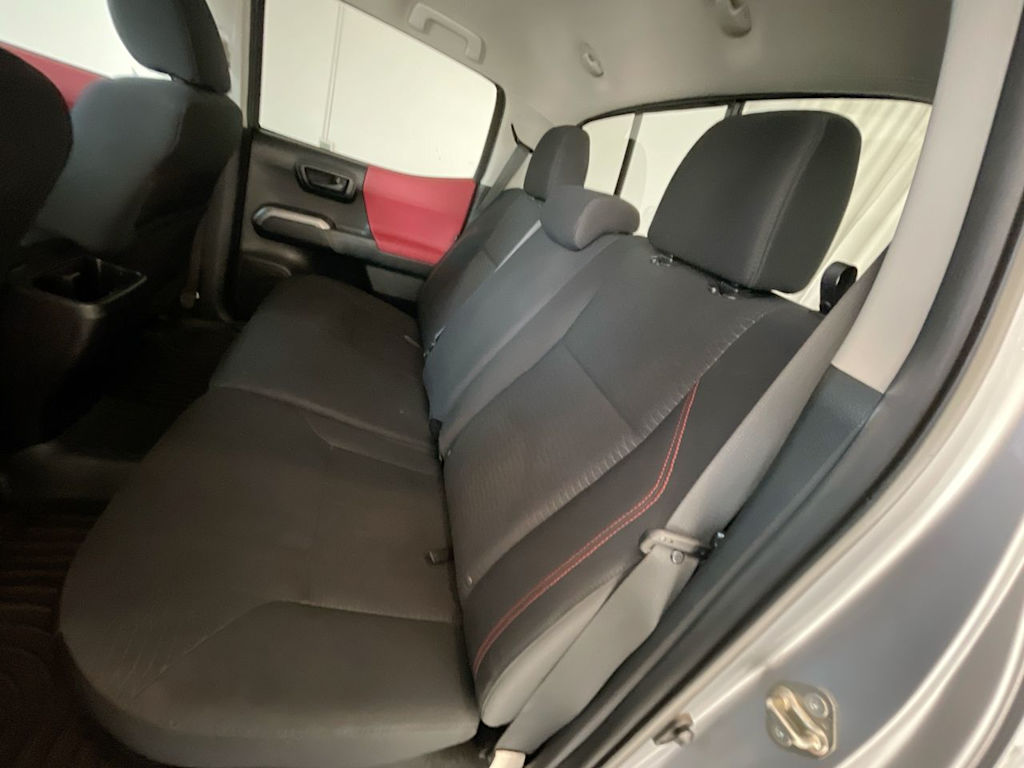 2016 Toyota Tacoma SR 11
