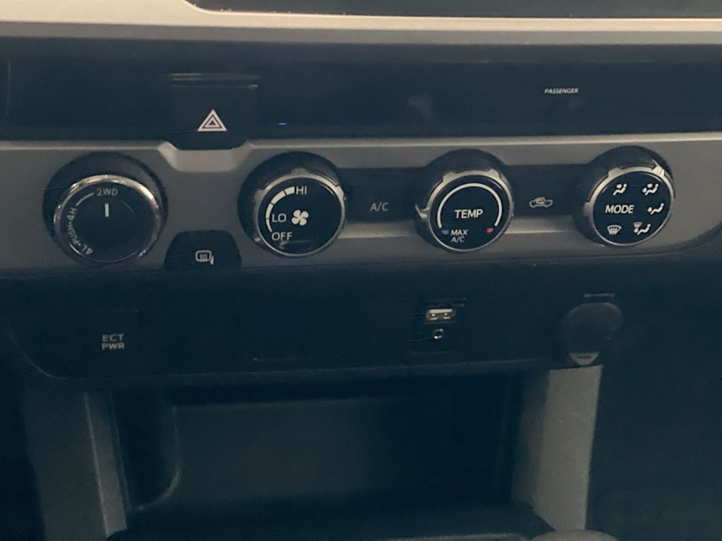 2016 Toyota Tacoma SR 25