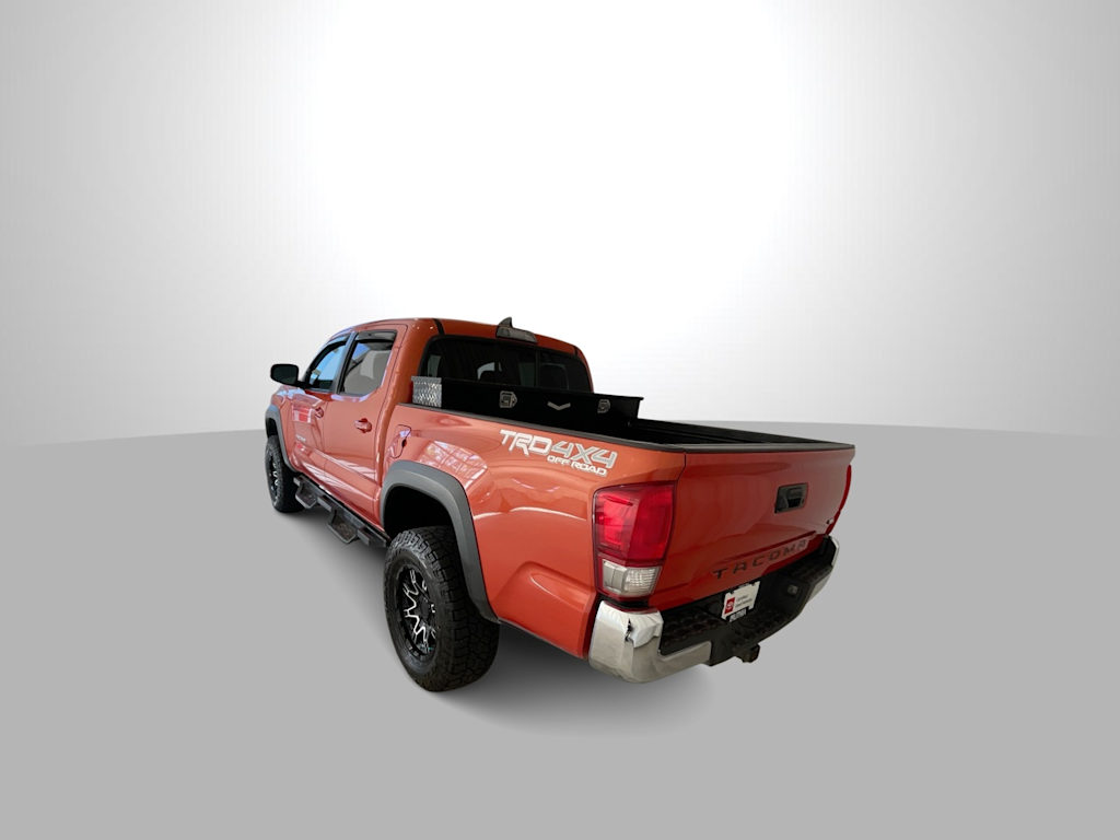 Thumbnail: 2016 Toyota Tacoma - 6