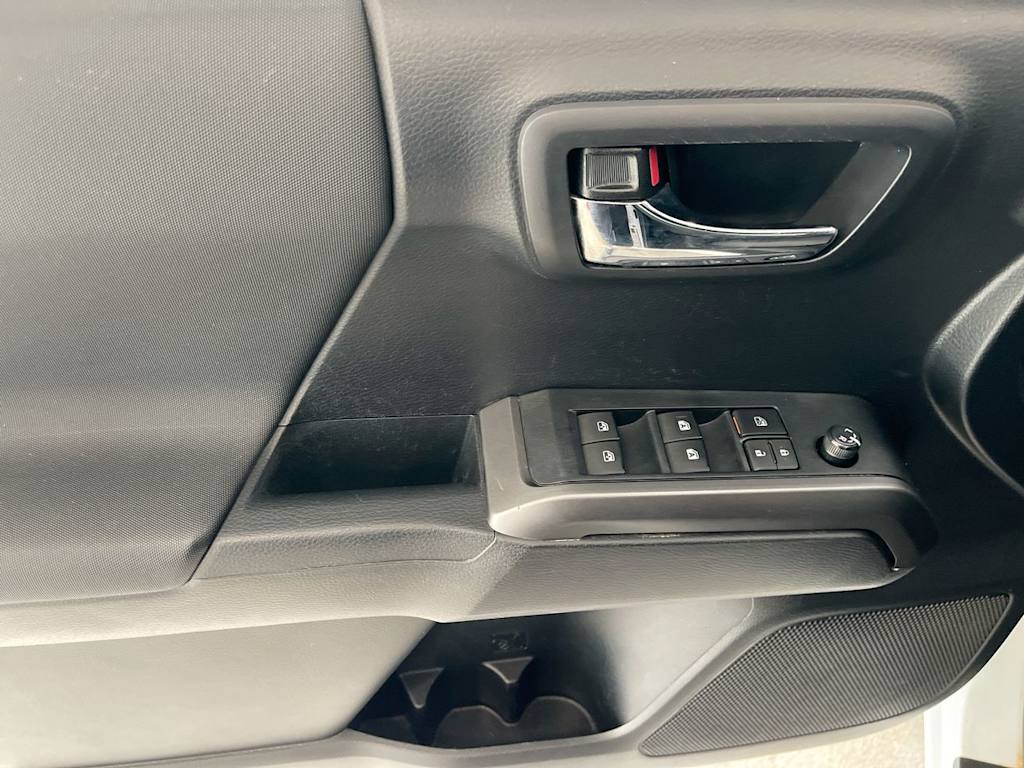 Thumbnail: 2019 Toyota Tacoma - 24