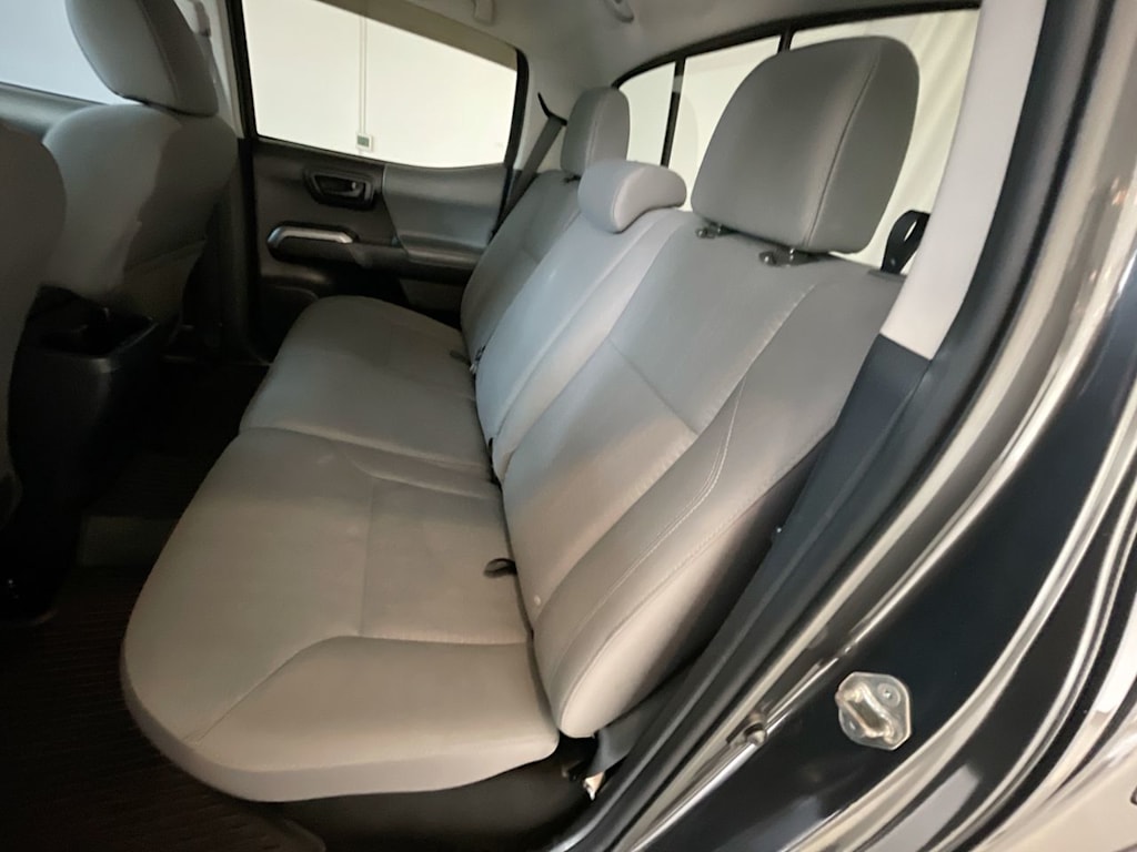 Thumbnail: 2018 Toyota Tacoma - 11