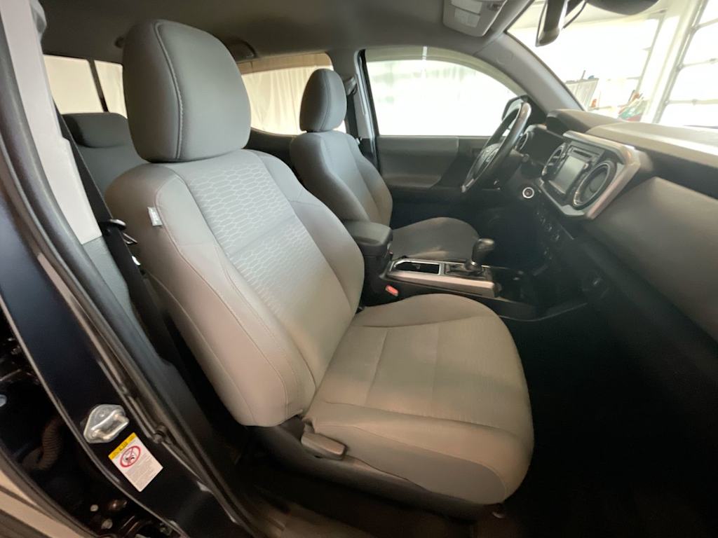 Thumbnail: 2018 Toyota Tacoma - 10