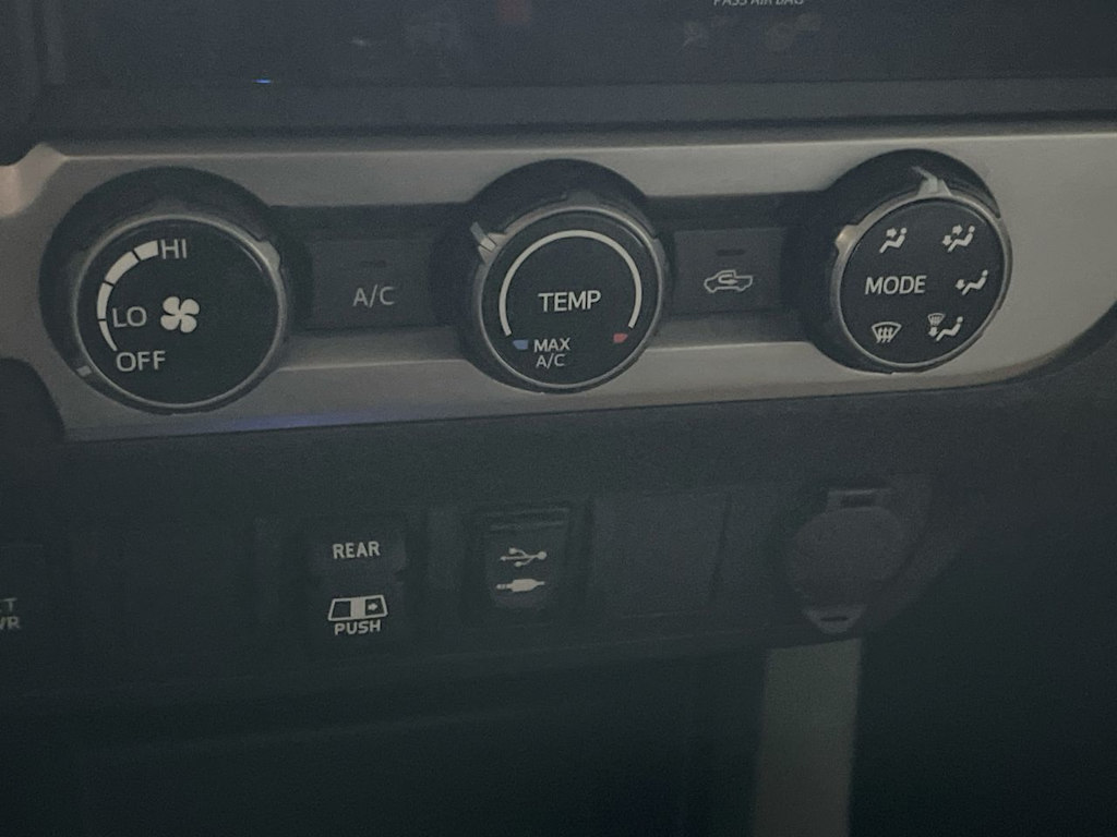 Thumbnail: 2018 Toyota Tacoma - 25