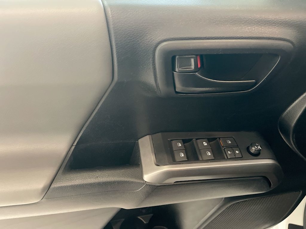 Thumbnail: 2022 Toyota Tacoma - 23