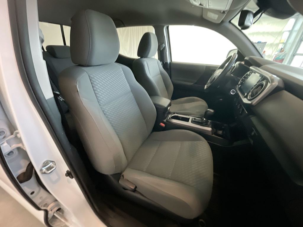 Thumbnail: 2022 Toyota Tacoma - 10