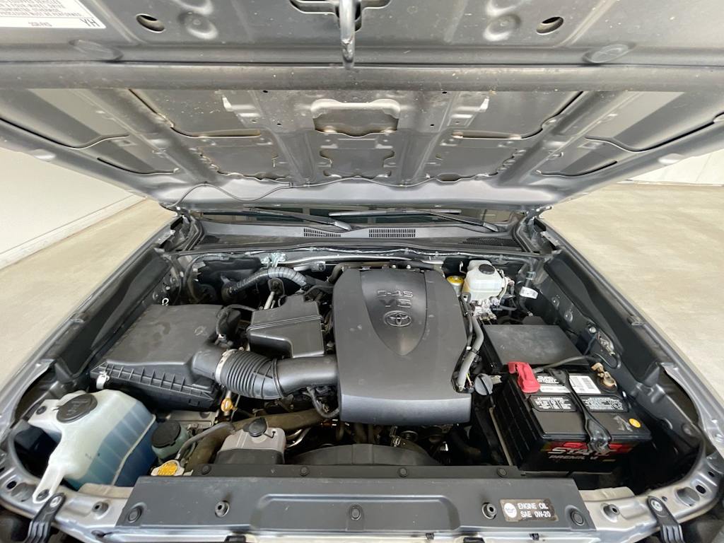 Thumbnail: 2016 Toyota Tacoma - 8