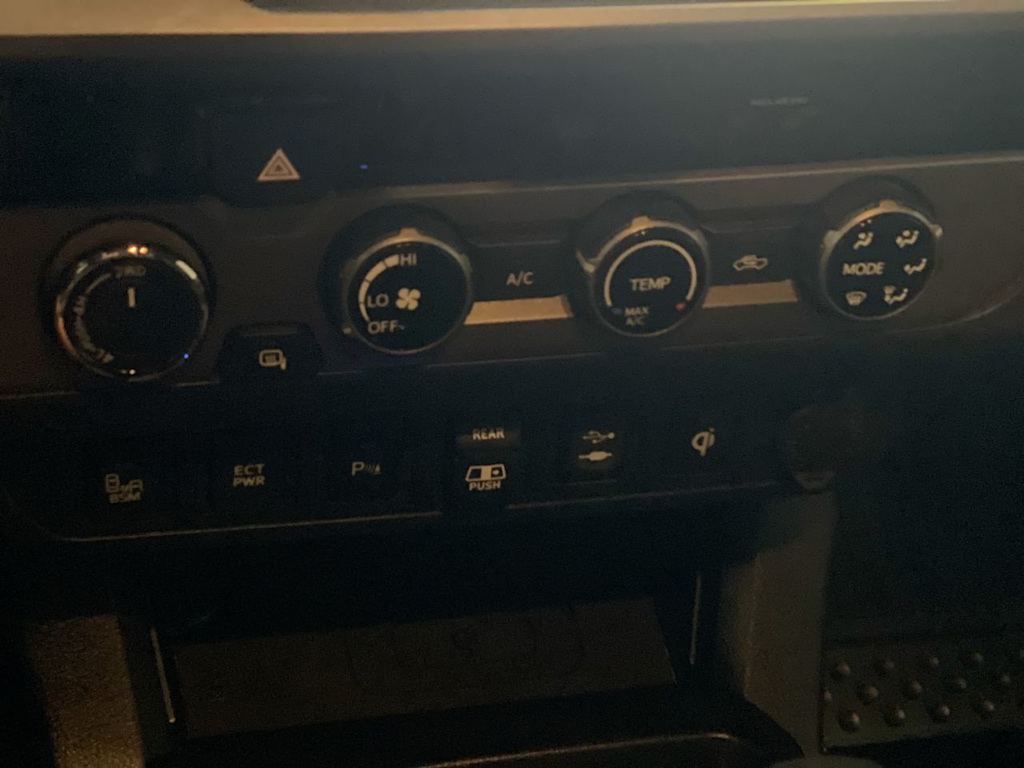 2018 Toyota Tacoma TRD Sport 26