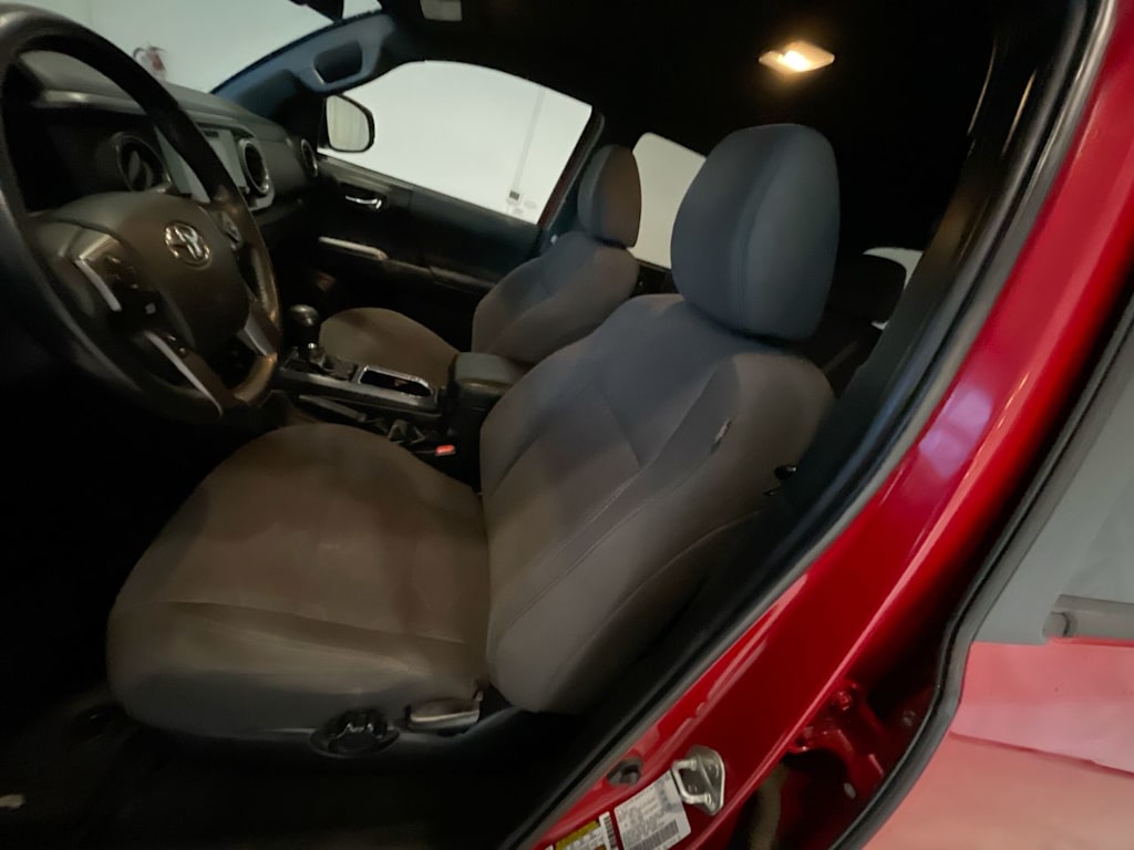 2018 Toyota Tacoma TRD Sport 9