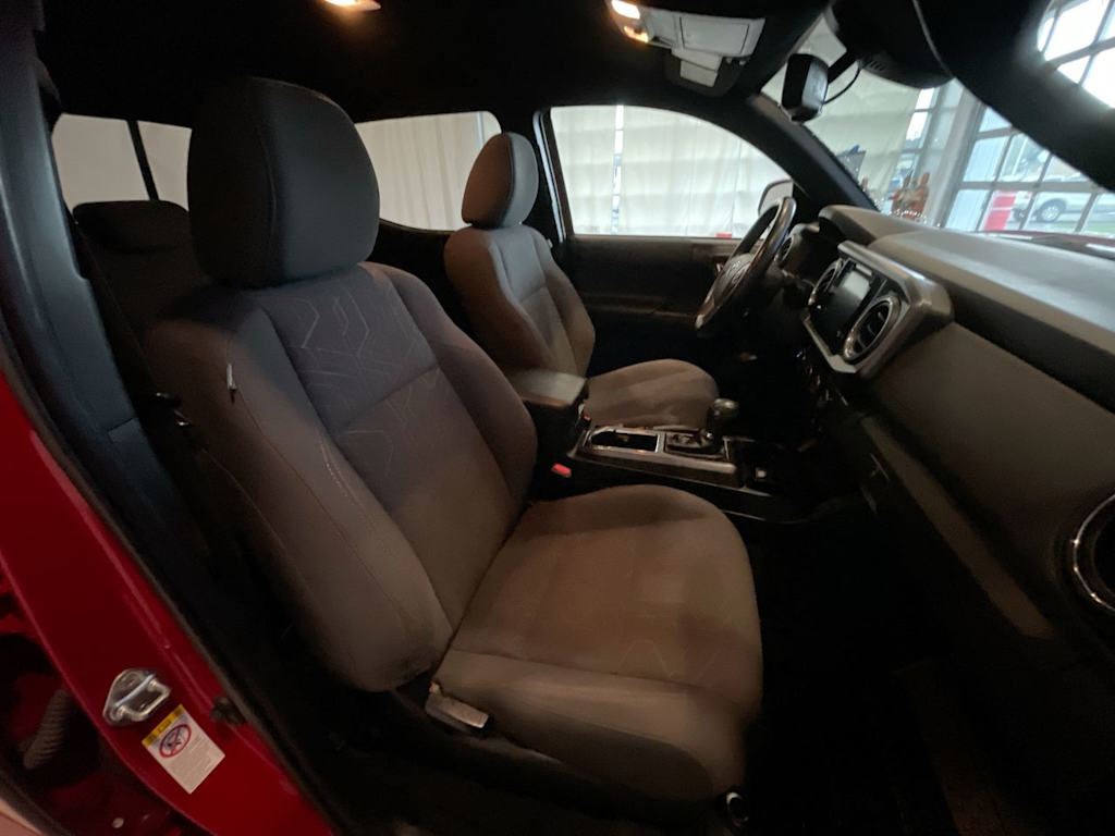 2018 Toyota Tacoma TRD Sport 10