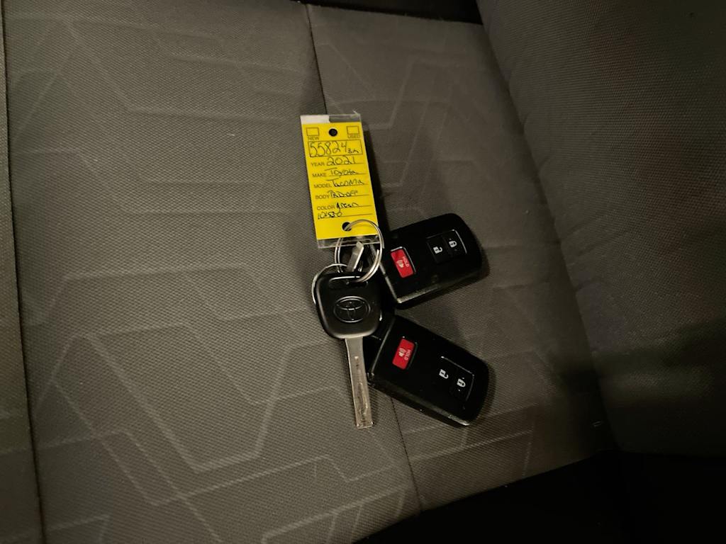 Thumbnail: 2021 Toyota Tacoma - 16