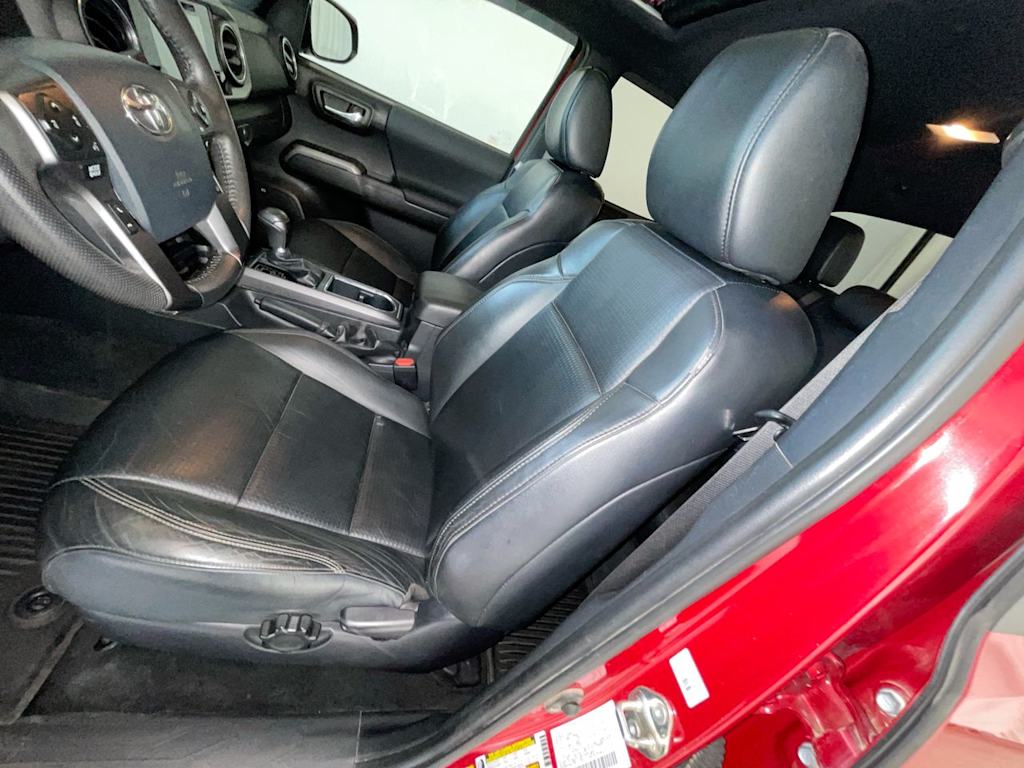 Thumbnail: 2019 Toyota Tacoma - 9